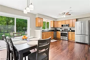 11089 Carriage Hill Dr, Chagrin Falls, OH 44023 - Photo 5