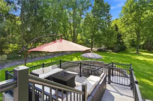 11089 Carriage Hill Dr, Chagrin Falls, OH 44023 - Photo 15