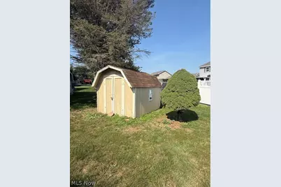 127 Northwood Drive, Dover, OH 44622 - Photo 7