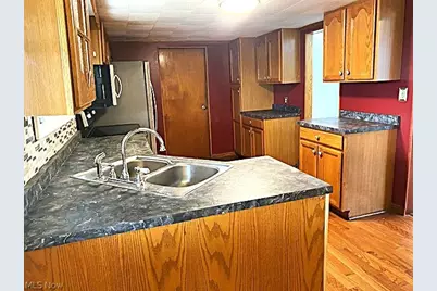 49493 Green, Harrisville, OH 43974 - Photo 5