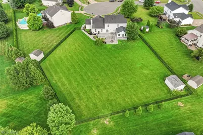 12530 Lineage Circle NW, Uniontown, OH 44685 - Photo 3