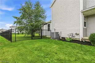 12530 Lineage Cir NW, Uniontown, OH 44685 - Photo 7
