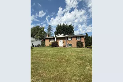 975 Norwich Avenue NW, Massillon, OH 44646 - Photo 1