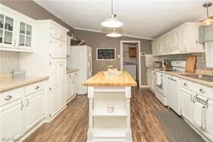 7663 Hudson Dr SW, Navarre, OH 44662 - Photo 15