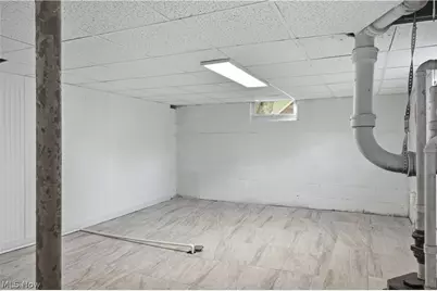 9247 Youngstown Pittsburgh Road, Youngstown, OH 44514 - Photo 29