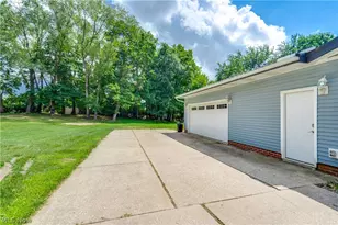 7320 Lourelton Ave NW, North Canton, OH 44720 - Photo 23