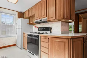 1025 S 12th St, Sebring, OH 44672 - Photo 7