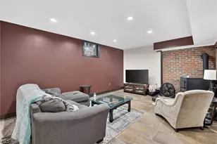 598 Randolph Rd, Mogadore, OH 44260 - Photo 9