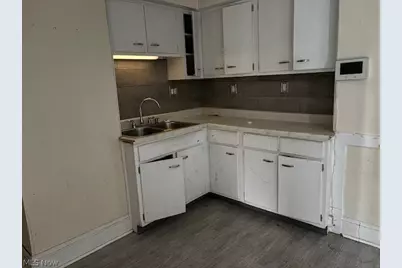 521 E 112th Street, Loveland, OH 44108 - Photo 11