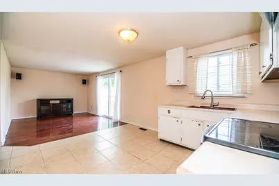 1714 Warrington Road NW, Massillon, OH 44646 - Photo 7