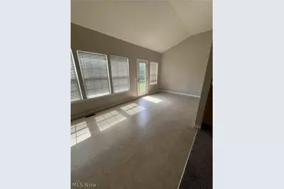 1308 Wellingshire Circle, Cuyahoga Falls, OH 44221 - Photo 7