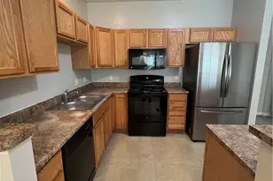 1308 Wellingshire Cir, Cuyahoga Falls, OH 44221 - Photo 9