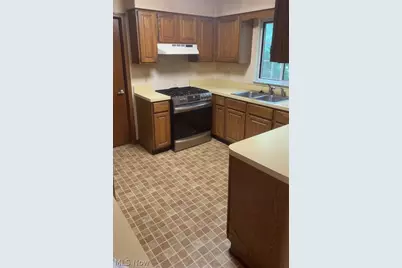 9524 Lasalle Lane, Mentor, OH 44060 - Photo 3