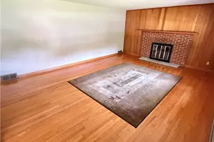 32 Orchard Dr, Poland, OH 44514 - Photo 3