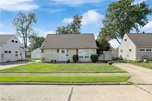 1121 Valleyview Ave SW, Canton, OH 44710 - Photo 1