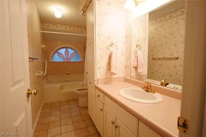 115 Ledbury Circle NE, Canton, OH 44721 - Photo 15