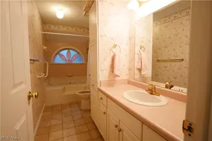 115 Ledbury Cir NE, Canton, OH 44721 - Photo 15