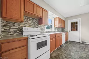 1115 Eastland Ave, Akron, OH 44305 - Photo 13