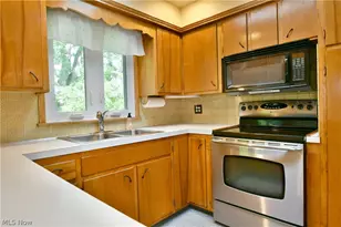10244 Washingtonville Rd, Canfield, OH 44406 - Photo 7