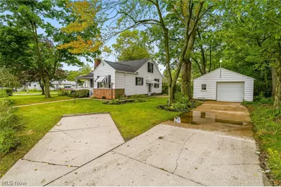 200 Gnau Avenue SW, Perry Twp, OH 44646 - Photo 3