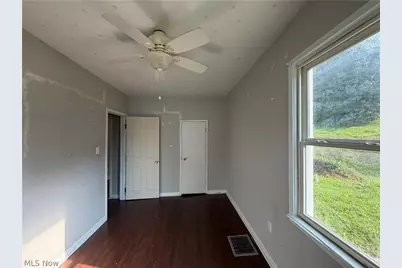 210 S 16th Street, Coshocton, OH 43812 - Photo 11