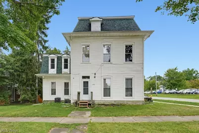 140 N Walnut Street, Ravenna, OH 44266 - Photo 1