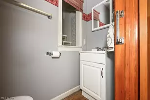 490 Bonshire Rd, Akron, OH 44319 - Photo 9