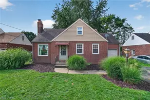 708 33rd St NE, Canton, OH 44714 - Photo 1