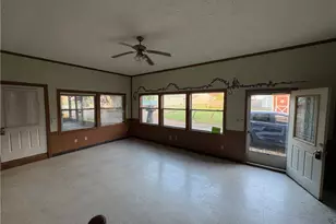 101 McConnell St, Uhrichsville, OH 44683 - Photo 3