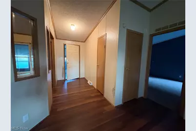 101 McConnell Street, Uhrichsville, OH 44683 - Photo 5