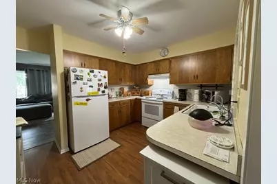 224 E Slingluff Avenue, Dover, OH 44622 - Photo 9