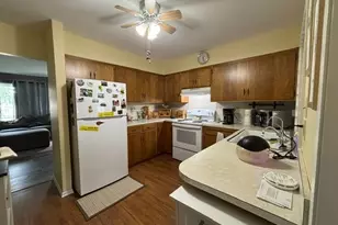 224 E Slingluff Ave, Dover, OH 44622 - Photo 9