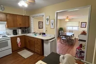 224 E Slingluff Ave, Dover, OH 44622 - Photo 7