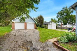 2121 10th St SW, Akron, OH 44314 - Photo 3