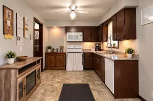 2064 Innwood Dr, Austintown, OH 44515 - Photo 5