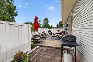 2379 Oak Trace St, Youngstown, OH 44515 - Photo 5