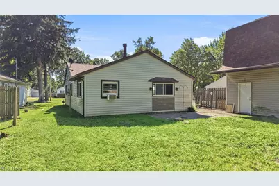 238 Marcia Drive, Austintown, OH 44515 - Photo 7