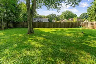 2235 Coral Sea Dr, Youngstown, OH 44511 - Photo 25