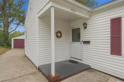 782 Saxon Avenue, Akron, OH 44314 - Photo 3