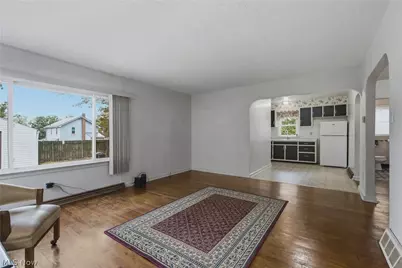782 Saxon Avenue, Akron, OH 44314 - Photo 9