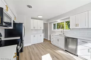 22955 Fairmount Blvd, Huber Heights, OH 44118 - Photo 9