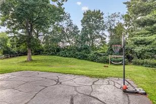 1901 Devonshire Dr NW, Canton, OH 44708 - Photo 31