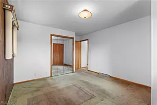 405 N 10th St, Martins Ferry, OH 43935 - Photo 23