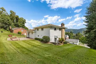 405 N 10th St, Martins Ferry, OH 43935 - Photo 5