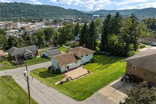 405 N 10th St, Martins Ferry, OH 43935 - Photo 37