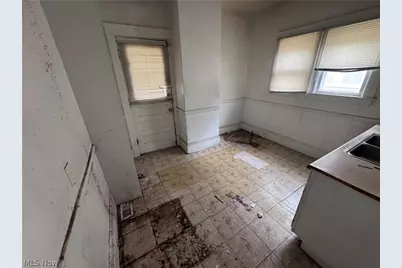9501 & 9503 Saint Catherine Avenue, Loveland, OH 44104 - Photo 5
