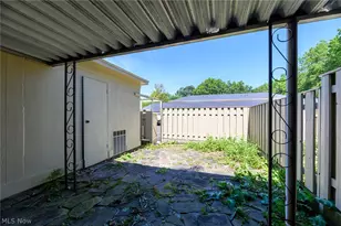 62 Menlo Park Dr, Akron, OH 44313 - Photo 25