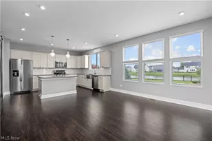 36392 Capri Ln, North Ridgeville, OH 44039 - Photo 17