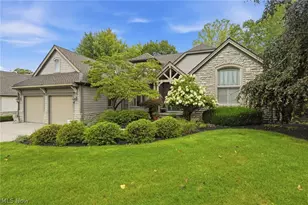 411 Stonebridge Dr, Amherst, OH 44001 - Photo 3