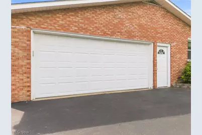 2215 Tamarack Circle NE, Canton, OH 44721 - Photo 3